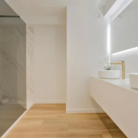 Huswell - Stunning Modern With Terrace And Parking *