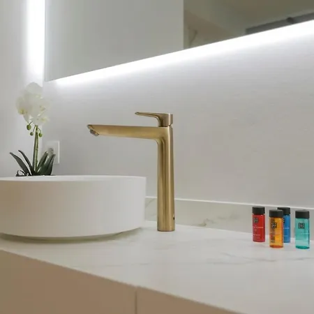 Huswell - Stunning Modern With Terrace And Parking דירה *