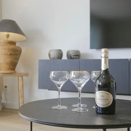 Huswell - Stunning Modern With Terrace And Parking *