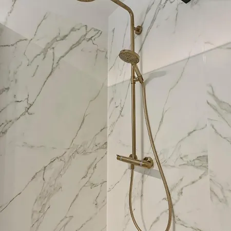 Huswell - Stunning Modern With Terrace And Parking